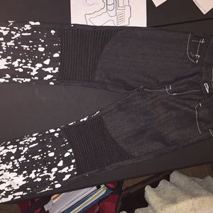 Diamond$tash Dark jeans with white splatter.